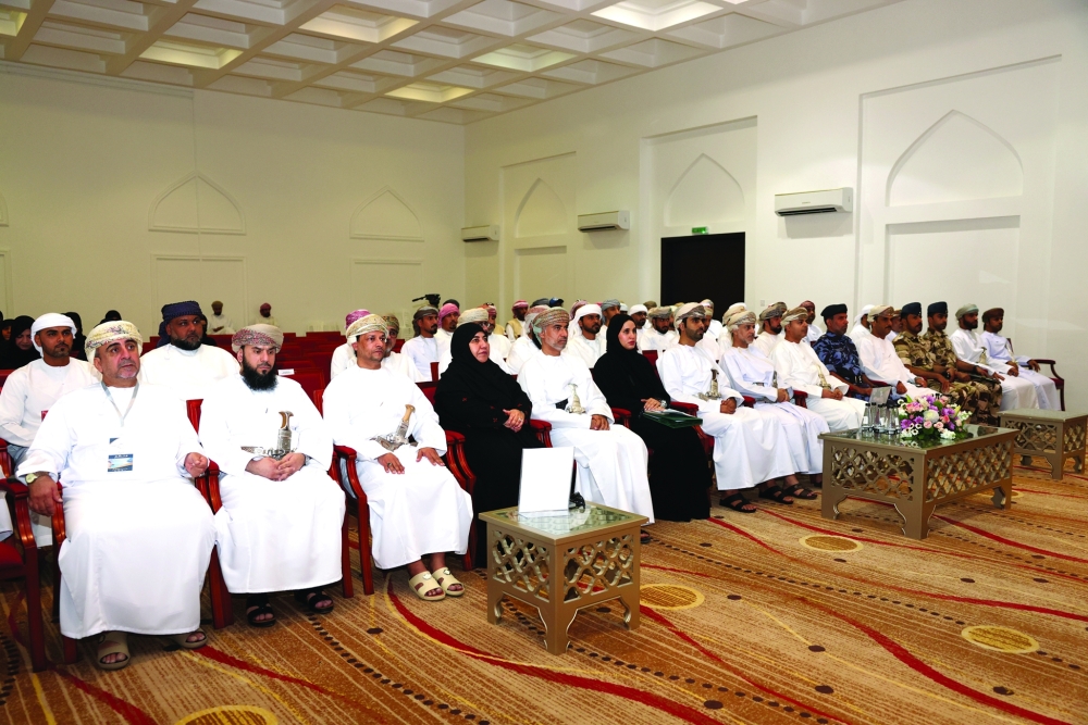 ملتقى تشريعي بيئي بمحافظة مسندم يناقش استثمار المو