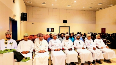 سلطنة عُمان – تخريج الدفعة الثانية من برنامج المساعدين الصحيين بالظاهرة