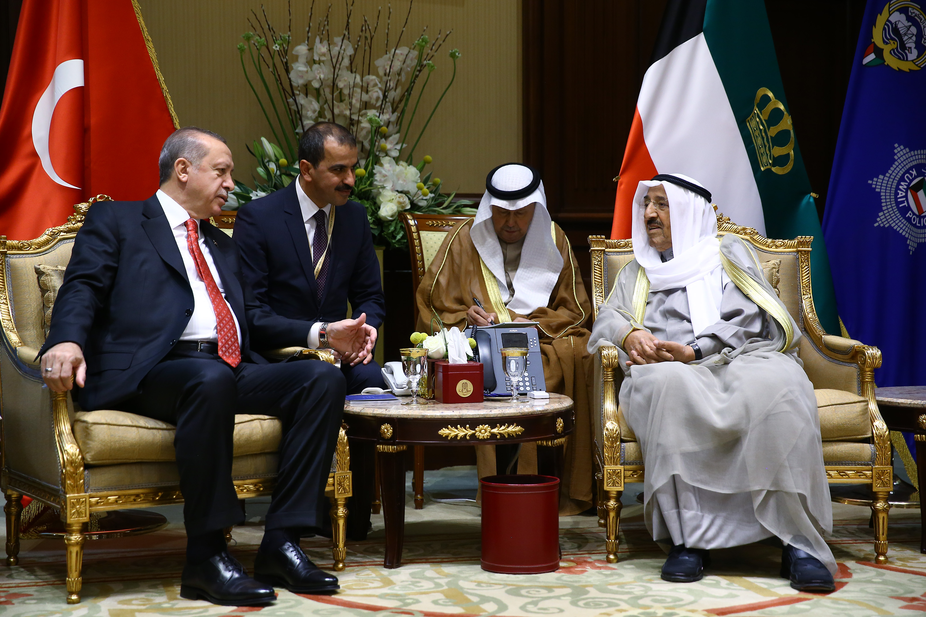 أمير الكويت يستقبل أردوغان بمراسم رسمية