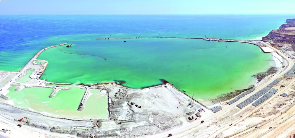 ميناء الصيد البحري بالدقم