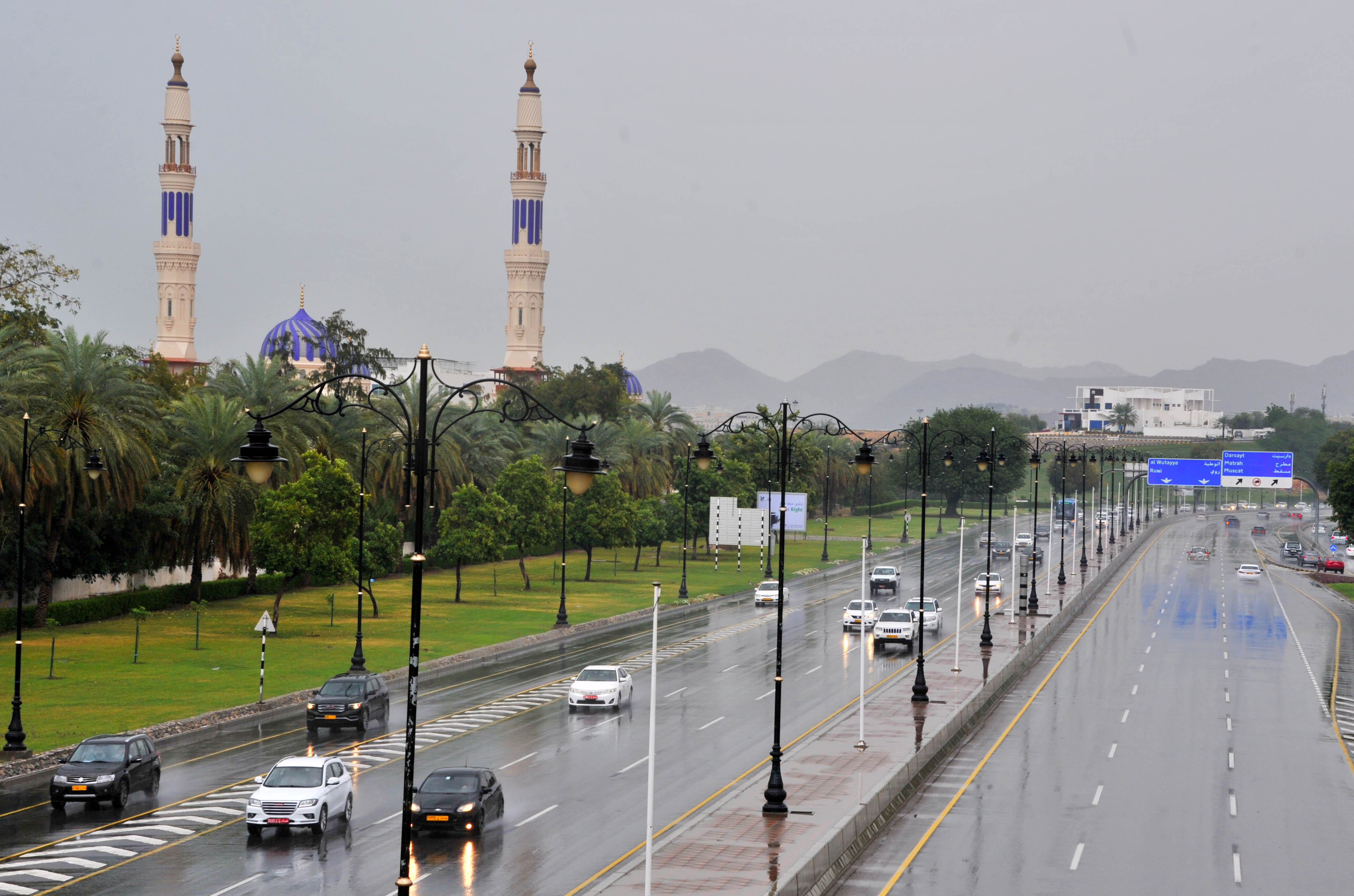 img-هطول-الامطار-على-محافظة-مسقط-....-تصوير-العمانية٣