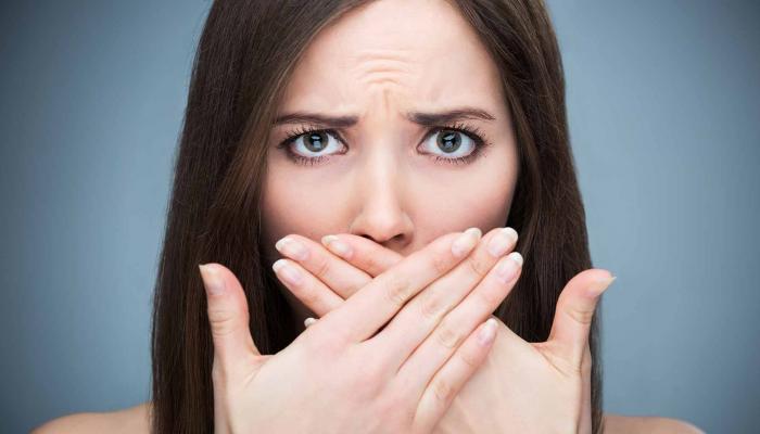 121-143616-get-rid-bad-breath-natural-ways_700x400
