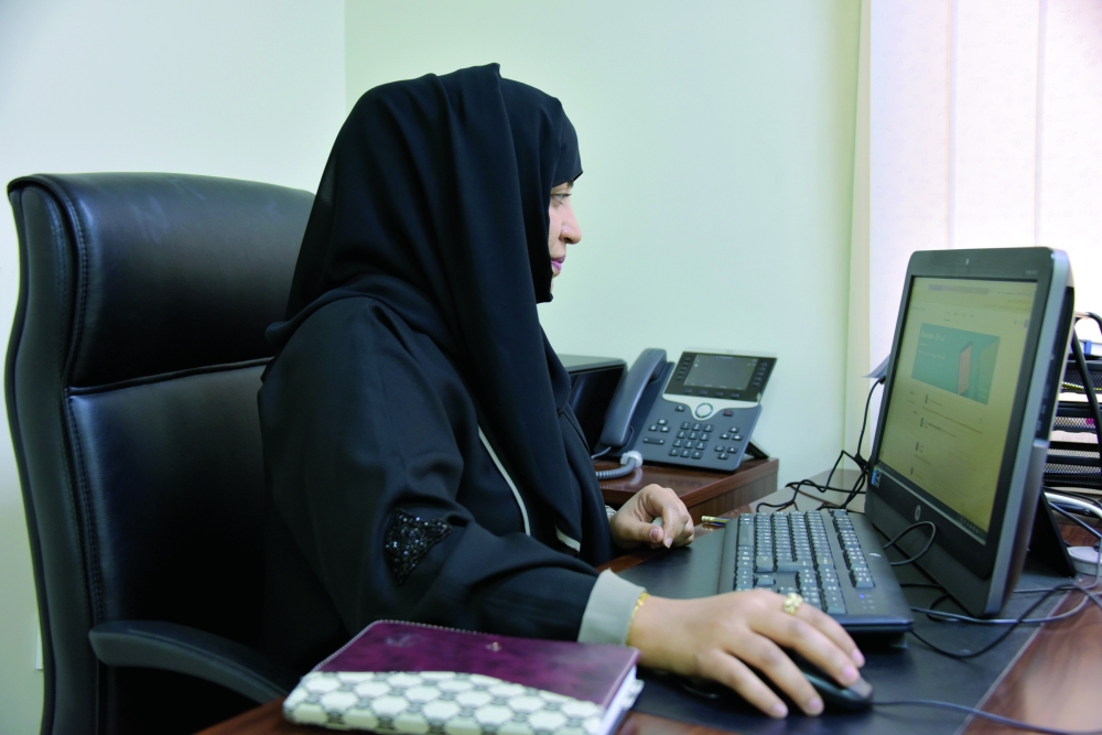 إحدى المشاركات في البرنامج التدريبي