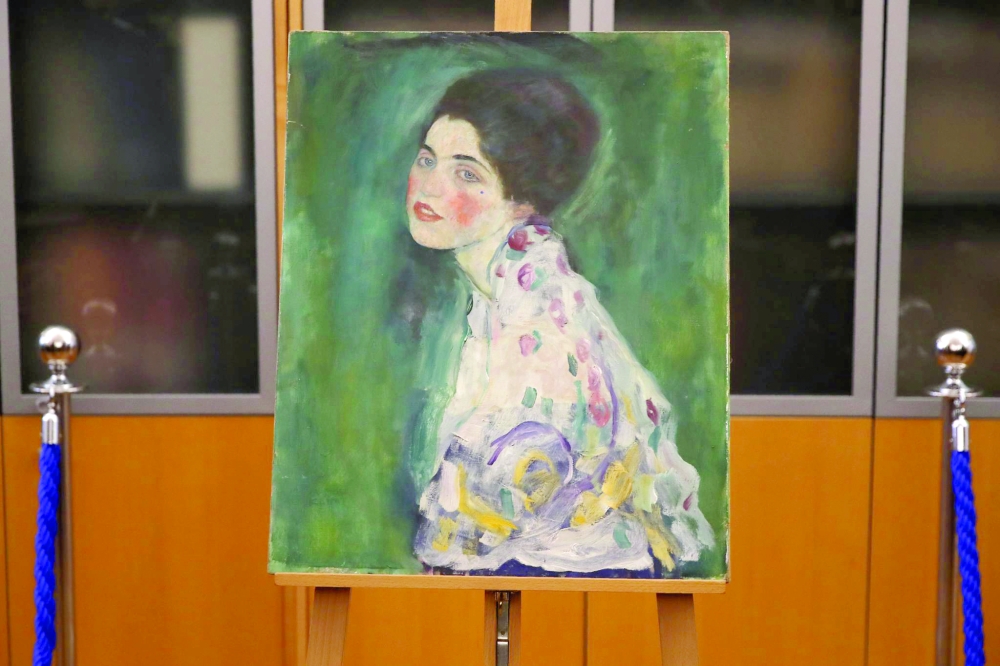 لوحة 'بورتريه سيدة' لجوستاف كليمت