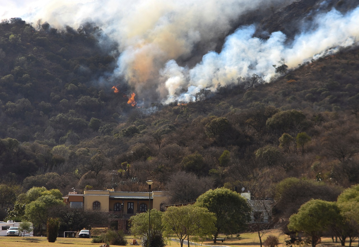 Fire burns in San Antonio de Arredondo, in Cordoba province