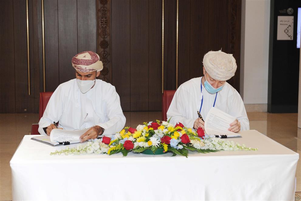 توقيع-اتفاقية-اعادة-مقتنيات-متحفية-وانشاء-ركن-للمتحف-الوطني-في-مطارات-عمان