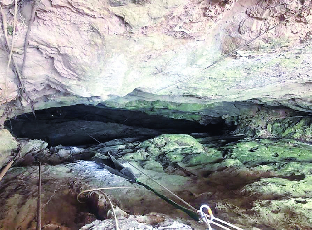 طول مدخل الكهف 25 مترًا